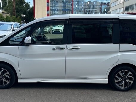 2016 Honda Stepwgn Spada V, белый, 1530000 рублей, вид 5