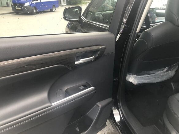 2026 Toyota Highlander IV (XU70), чёрный - вид 10