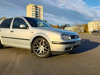 1998 Volkswagen Golf IV, серый, 390000 рублей, вид 2