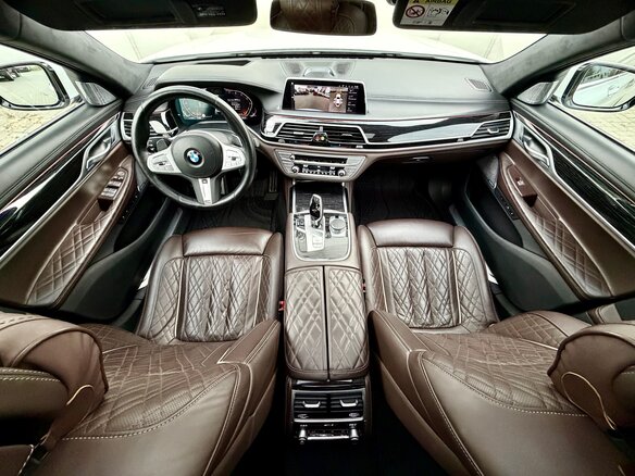2021 BMW 7 серии Long 740Li xDrive VI (G11/G12) Рестайлинг, белый, 8900000 рублей - вид 29