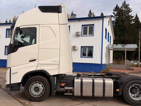 2025 Volvo FH, белый, 20000000 рублей - вид 3