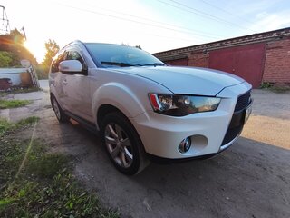 2010 Mitsubishi Outlander II Рестайлинг, белый, 800000 рублей, вид 1