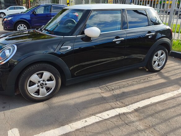 2020 Mini Hatch Cooper III (F55/F56) Рестайлинг, чёрный - вид 13