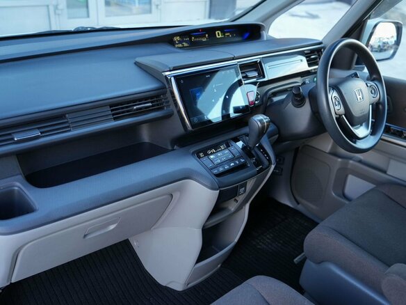 2016 Honda Stepwgn Spada V, белый, 1660000 рублей - вид 17