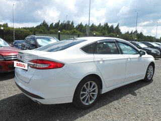 2017 Ford Fusion (North America) II Рестайлинг, белый, 1680000 рублей, вид 2