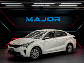 2021 Kia Rio IV Рестайлинг, белый, 1320000 рублей, вид 1