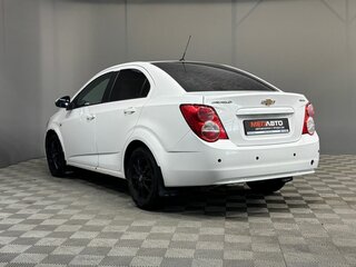 2012 Chevrolet Aveo II, белый, 550000 рублей, вид 3