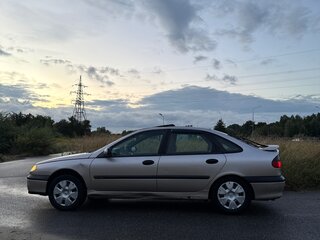 2000 Renault Laguna I, золотистый, 260000 рублей, вид 5