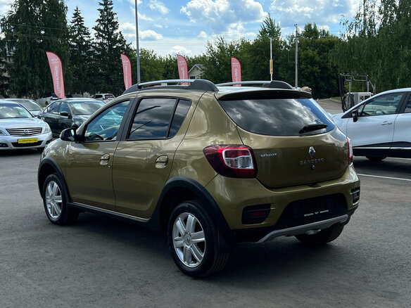 2017 Renault Sandero Stepway II, золотистый - вид 4
