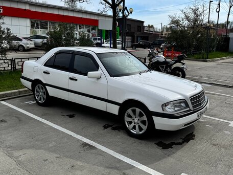 1994 Mercedes-Benz C-Класс 180 (PMS) I (W202), белый, 390000 рублей, вид 3