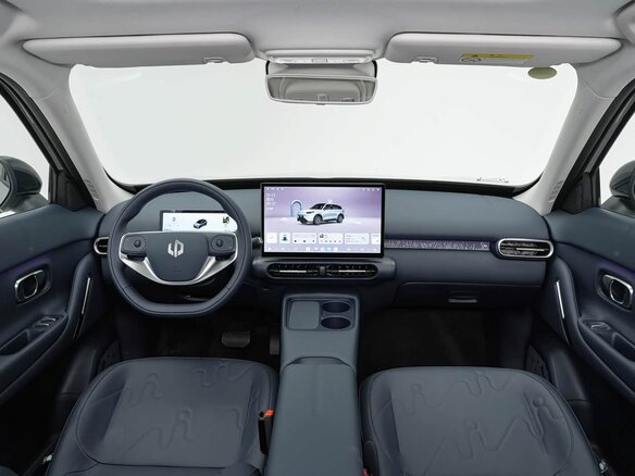 2026 Leapmotor A10 53 kWh, серый, 2096000 рублей - вид 5