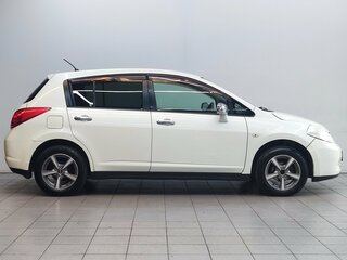 2006 Nissan Tiida I, белый, 480000 рублей, вид 4