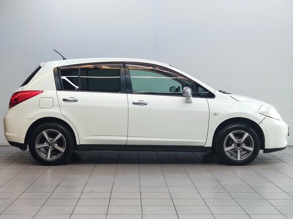 2006 Nissan Tiida I, белый, 480000 рублей - вид 3