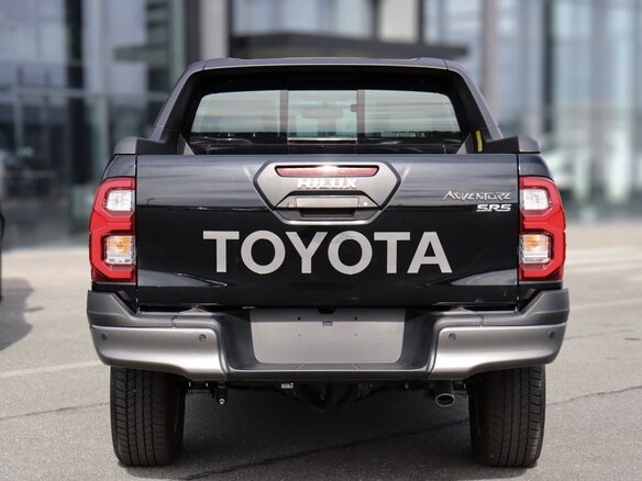 2026 Toyota Hilux VIII Рестайлинг 3, чёрный, 9000000 рублей - вид 5