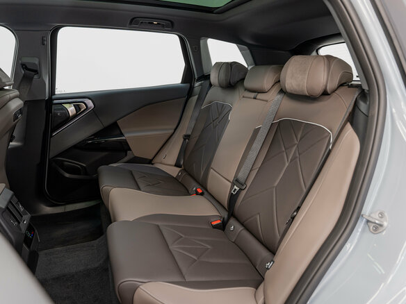 2026 BMW X3 Long 30L xDrive IV (G45/G48), серый, 7390000 рублей - вид 21