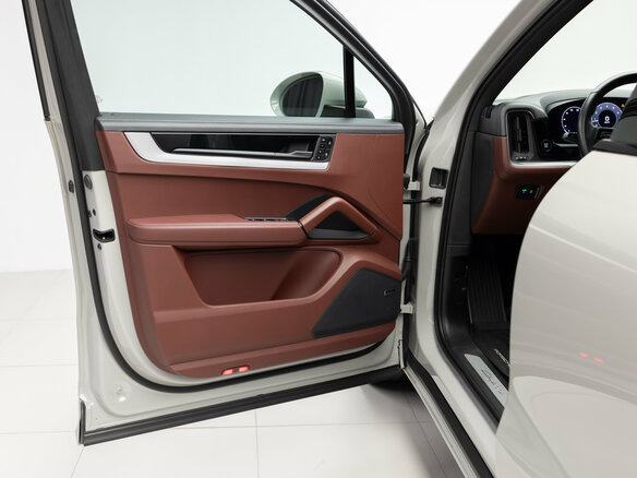 2023 Porsche Cayenne III Рестайлинг, серый, 12890000 рублей - вид 7