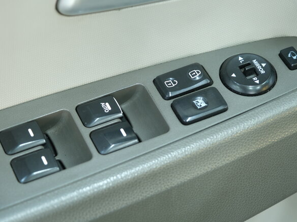 2010 Kia Sportage III, серебристый - вид 7