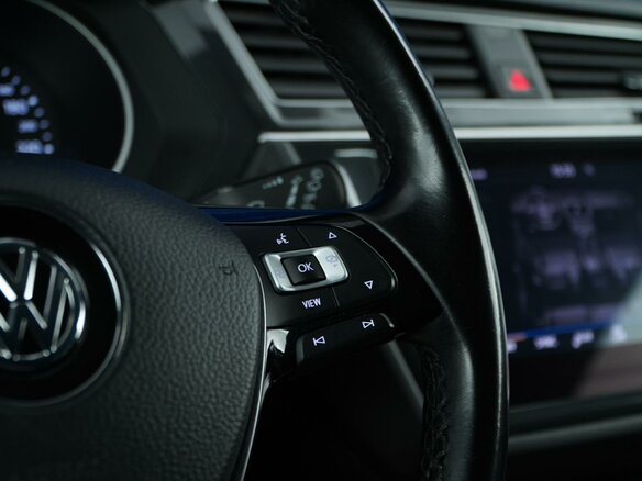 2018 Volkswagen Tiguan II, белый - вид 12