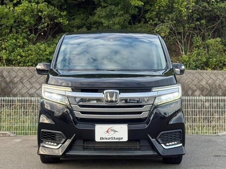 2022 Honda Stepwgn Spada V Рестайлинг, чёрный, 1850000 рублей, вид 2