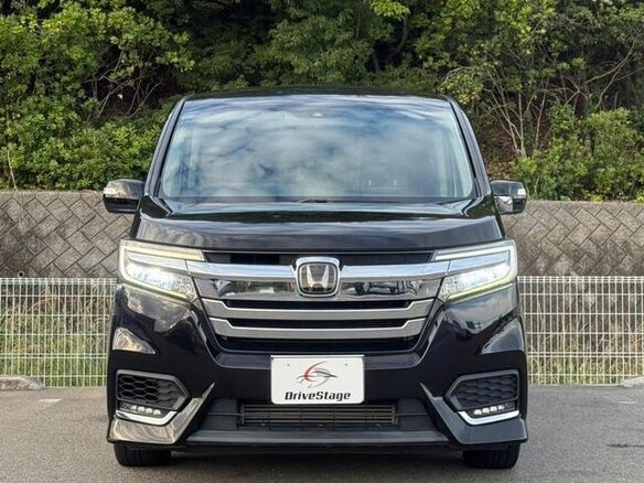 2022 Honda Stepwgn Spada V Рестайлинг, чёрный, 1850000 рублей - вид 1