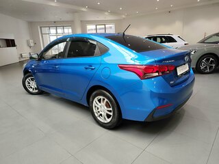2019 Hyundai Solaris II, синий, 988000 рублей, вид 4