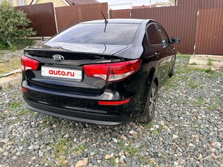 2016 Kia Rio III Рестайлинг, чёрный, 800000 рублей, вид 5