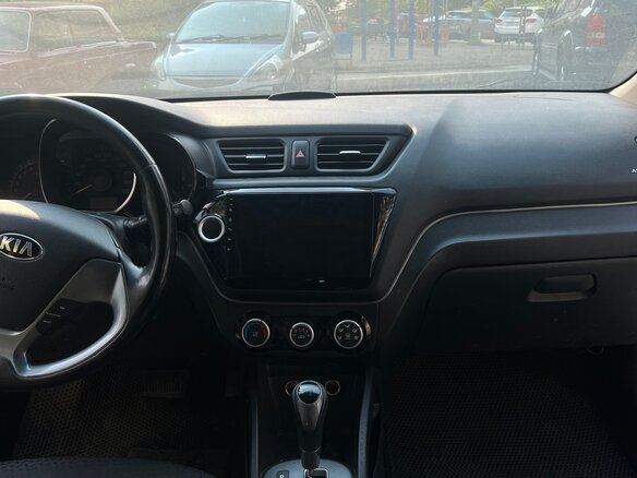 2015 Kia Rio III Рестайлинг, серебристый, 769000 рублей - вид 11