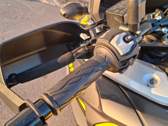 2020 Suzuki V-Strom 1000, жёлтый, 850000 рублей - вид 12