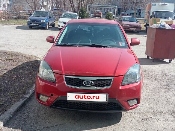 2011 Kia Rio II Рестайлинг, красный, 650000 рублей