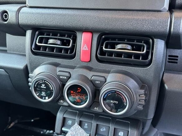 2026 Suzuki Jimny IV, зелёный - вид 13