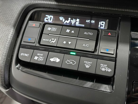 2017 Honda Stepwgn V, серый, 1720000 рублей - вид 26