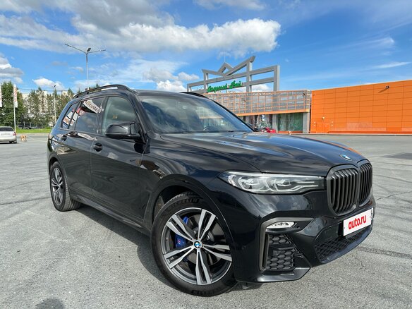 2020 BMW X7 40i I (G07), чёрный, 8700000 рублей - вид 2