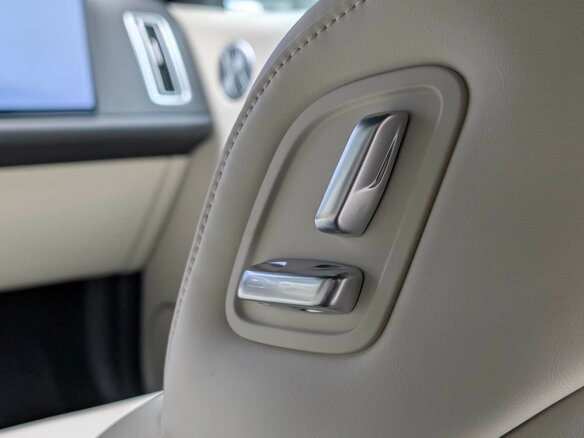 2025 Li Auto (Lixiang) L7 52.3 kWh I Рестайлинг, чёрный - вид 17