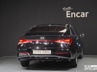 2024 Hyundai Avante VII Рестайлинг, чёрный, 1820000 рублей, вид 3