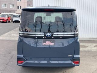 2023 Toyota Voxy IV (R90), синий, 4100000 рублей, вид 4
