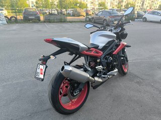 2015 Triumph Street Triple, серебристый, 620000 рублей, вид 5