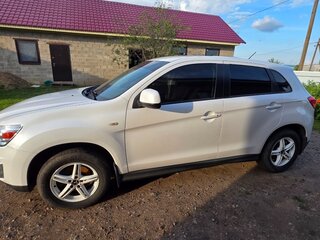 2013 Mitsubishi ASX I Рестайлинг, белый, 950000 рублей, вид 5