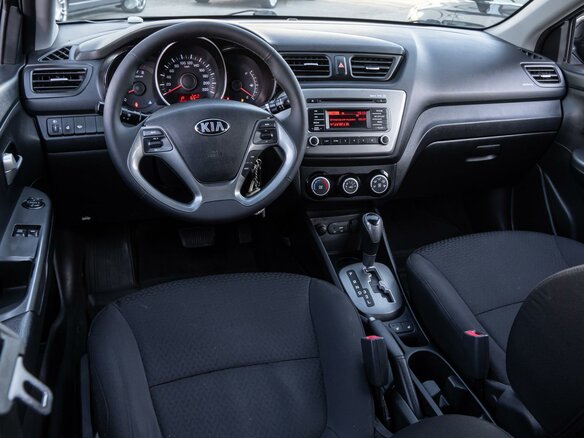 2016 Kia Rio III Рестайлинг, чёрный, 1085000 рублей - вид 5