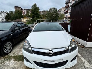 2010 Opel Astra GTC H Рестайлинг, белый, 650000 рублей, вид 2