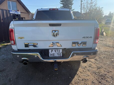 2017 Ram 1500 Quad Cab IV (DS/DJ), белый, 3900000 рублей, вид 4