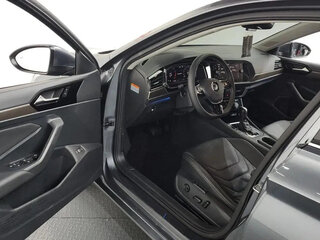 2022 Volkswagen Jetta VII Рестайлинг, серебристый, 1460000 рублей, вид 4