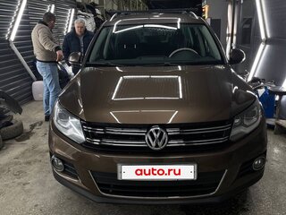 2014 Volkswagen Tiguan I Рестайлинг, коричневый, 1280000 рублей, вид 2