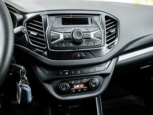 2018 Lada (ВАЗ) Vesta I, коричневый, 850000 рублей - вид 17