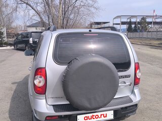 2011 Chevrolet Niva I Рестайлинг, серебристый, 500000 рублей, вид 3