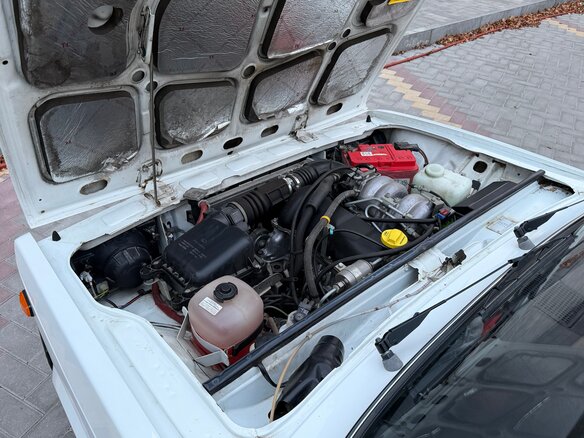 2010 Lada (ВАЗ) 2105, белый, 200000 рублей - вид 10