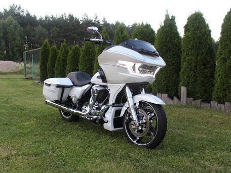 2024 Harley-Davidson Road Glide, белый, 2417310 рублей, вид 3