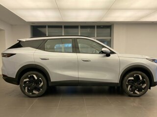 2026 Omoda C7, серебристый, 3499000 рублей, вид 2