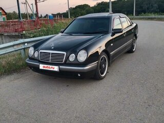 1997 Mercedes-Benz E-Класс 290 II (W210, S210), чёрный, 1000000 рублей, вид 1