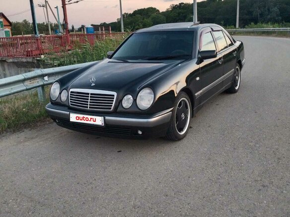 1997 Mercedes-Benz E-Класс 290 II (W210, S210), чёрный, 1000000 рублей