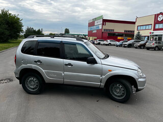 2009 Chevrolet Niva I Рестайлинг, серебристый, 330000 рублей, вид 5